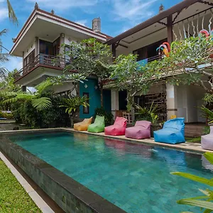 https://green-sala-house.ubudhotelsnow.com