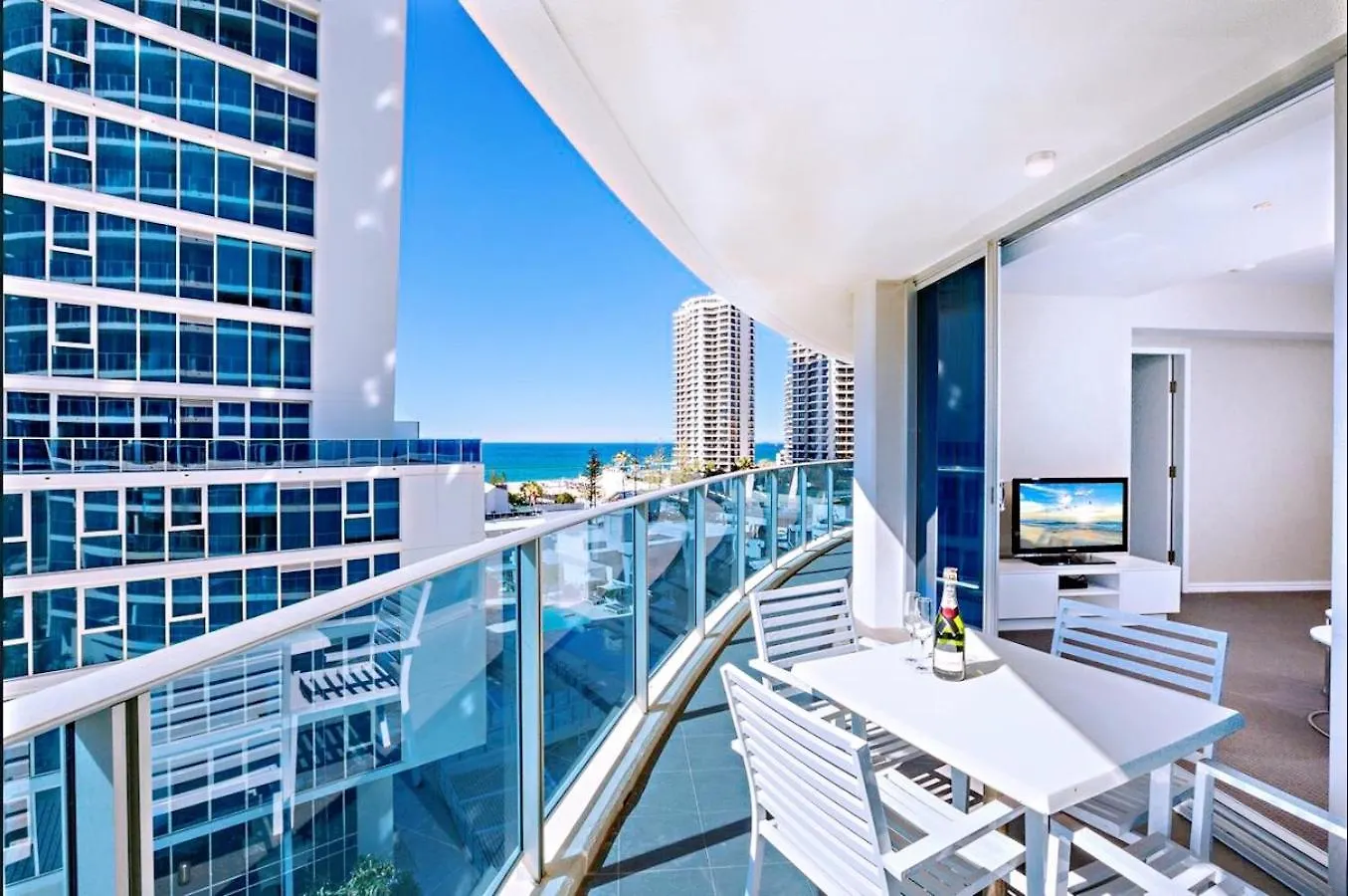 H Luxury Residence Apartments - Holiday Paradise Gold Coast Australia